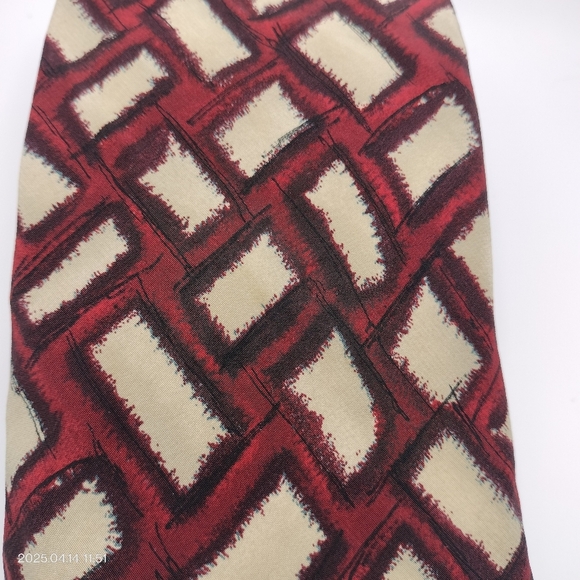 Boss Hugo Boss Silk Geometric Red and Cream Abstract Men's Tie Necktie Italy - Picture 7 of 8